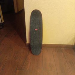 Used Kids  8.25" Wide Globe Skateboard Concrete Dreams "Smash And Grab" Board Design