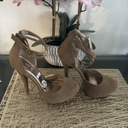 Beige Heels, Size 7