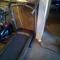 Welso Treadmill  New Outta Box Yu Can Plug In Tablet For Running Courses