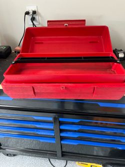 Heavy duty, hard plastic tool box