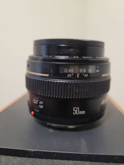 Canon EF 50mm 1.4 w/hood and hoya filter