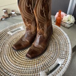Women Boots Size 9