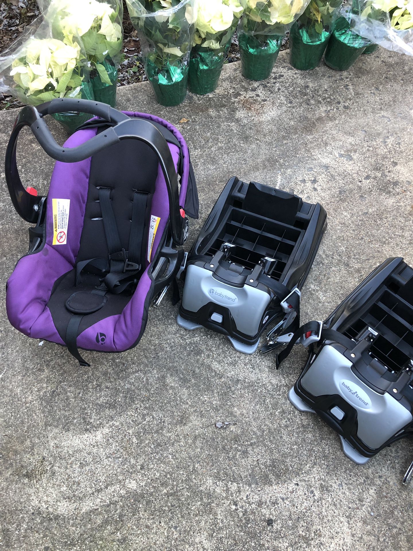Graco Infant Seat & 2 bases Expires 12/23/21