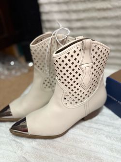 Women shoes size 9