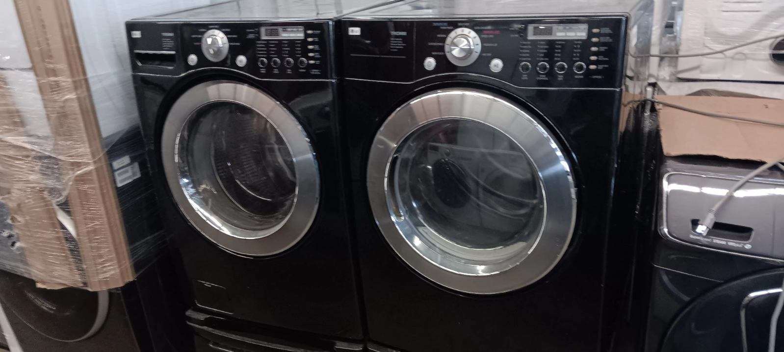 Lg Front Load Washer And Gas Dryer With Pedestals