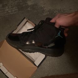Jordan 11 Gamma size 6