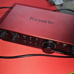 Focusrite Scarlett 2i2 4th Generation
