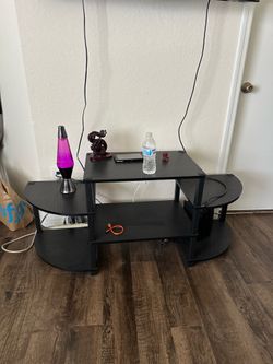 Tv Stand / Entertainment Center