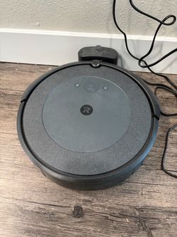 iRobot Roomba Vacuum + Replenishment Kit