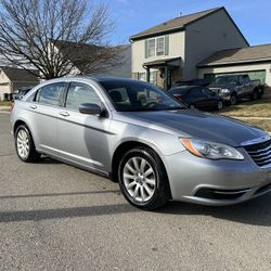 2013 Chrysler 200 Touring 