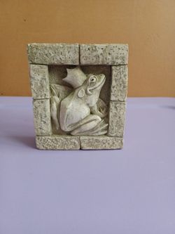 King Frog Garden Statue
