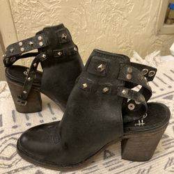 Black Leather Ankle Strap Western Booties 
