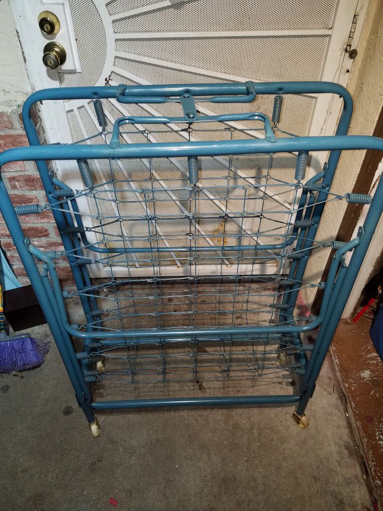 metal frame for twin bed very good condition