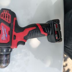 Milwaukee 12volt Drill With 4.0 Red Lithium Battery