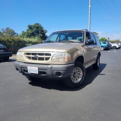 2000 Ford Explorer