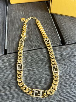 Women's necklace