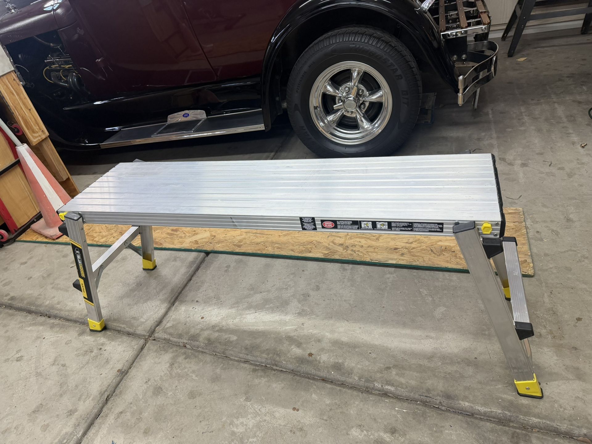 Gorilla Ladder Work Stand