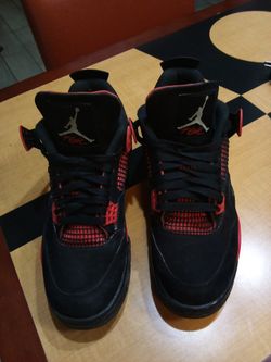 Retro Jordans 4  200 Comes With Free Pair 