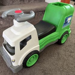 Little Tikes Ride On Trash Truck 