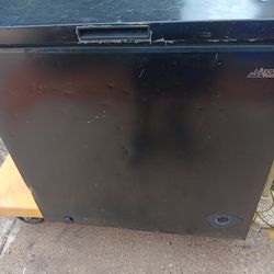 Arctic King Deep Freezer
