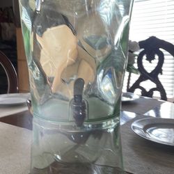 Dispensador de aguas/ Dispenser waters