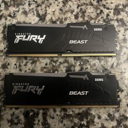 Kingston FURY Beast RGB 32 GB (2 x 16 GB) DDR5-5600 CL36 Memory