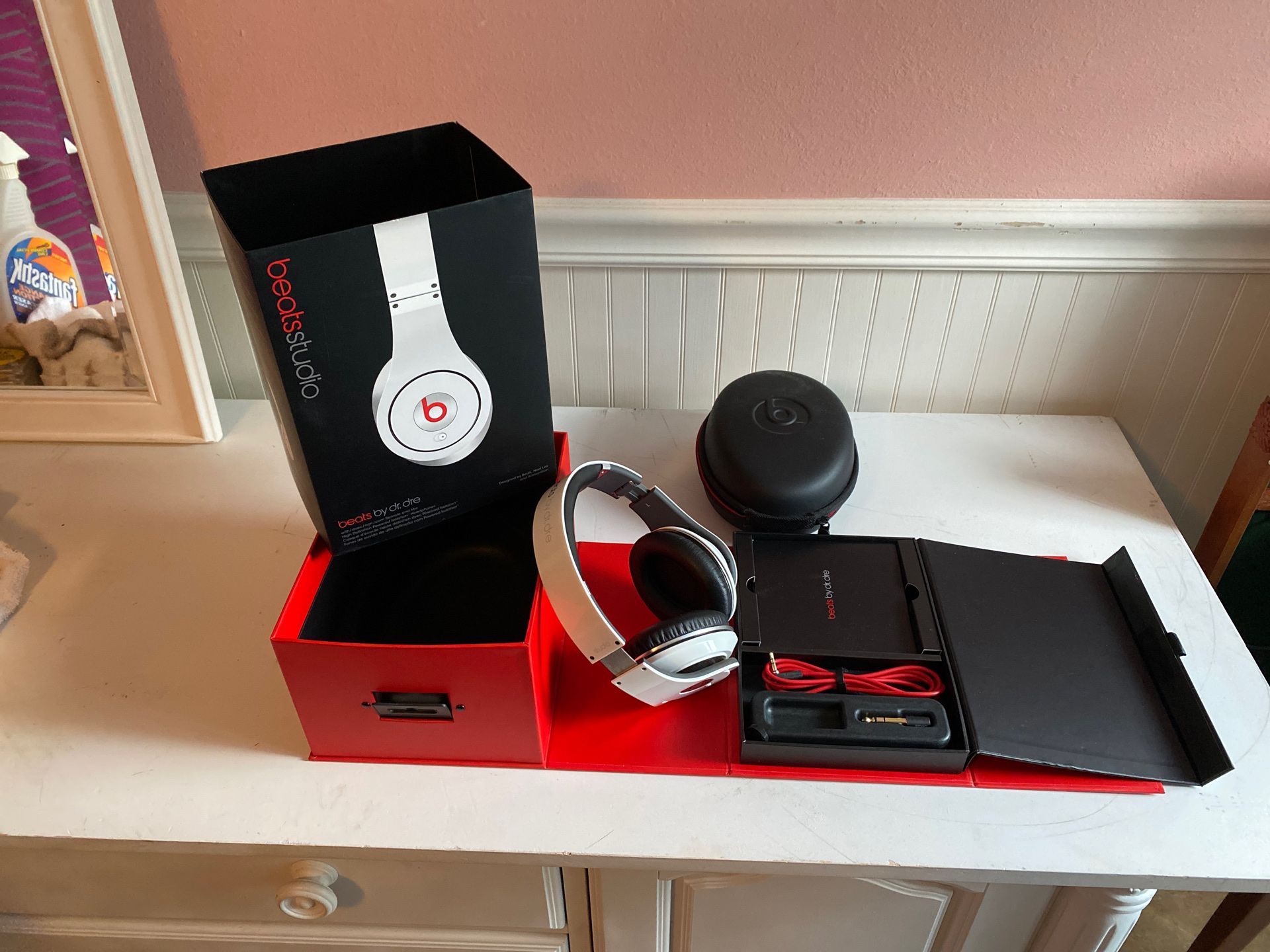 Beats Studio headphones 🎧 with wire