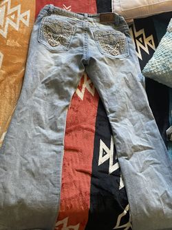 Low Rise Wrangler Jeans With Back Gems