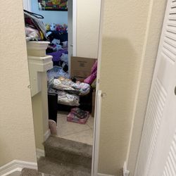 Floor Mirrored Jewelry Stand 