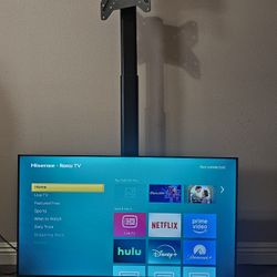 40" Smart Roku Hisense TV + floor TV stand