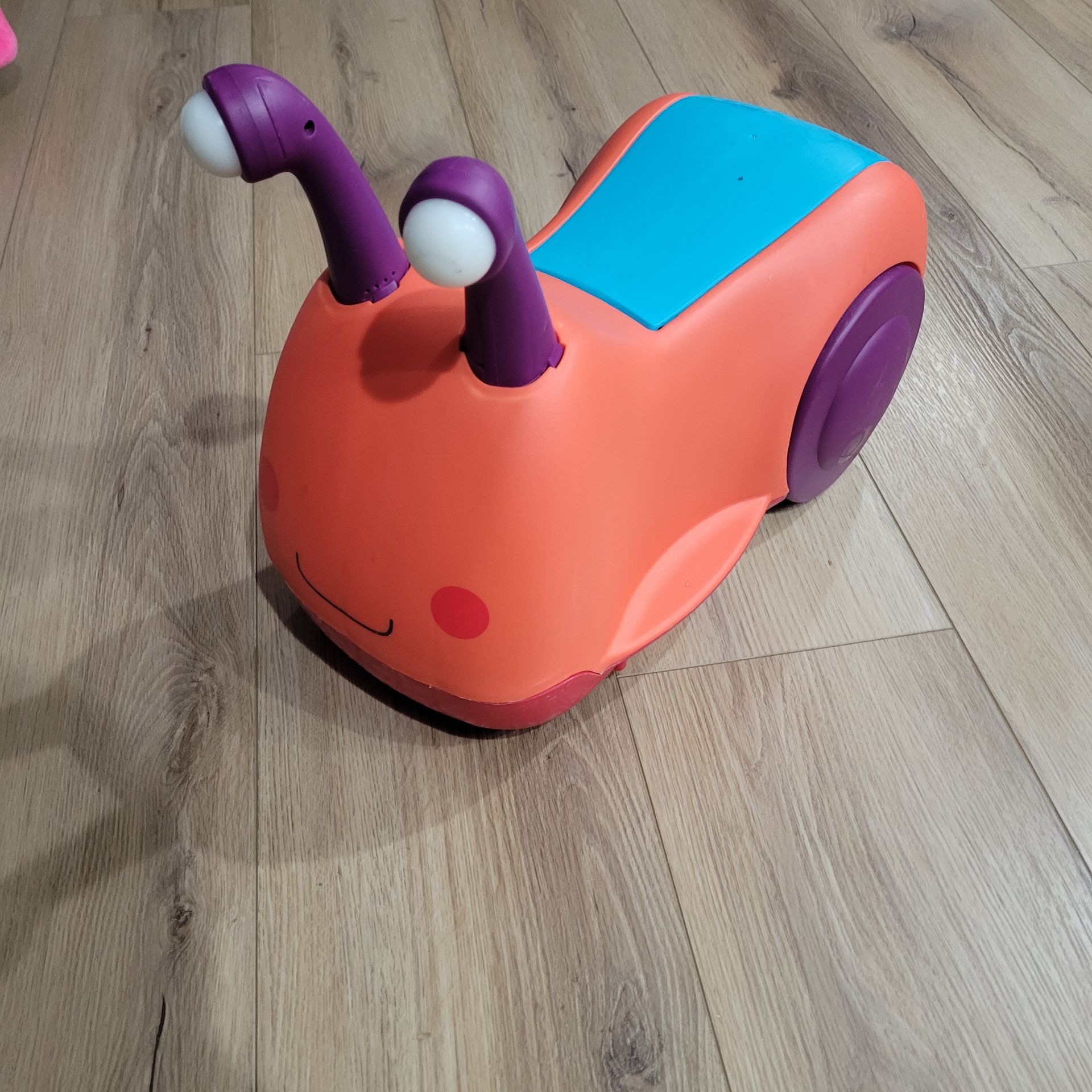 Snail toddler car