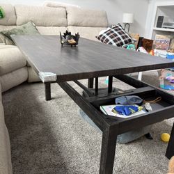 Coffee table With Matching Side Tables