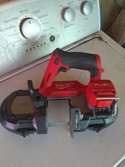 Milwaukee
M12 FUEL 12V Lithium-Ion Cordless Compact Band Saw (Tool-Only)