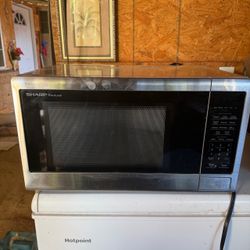 Sharp microwave 2.2cu ft