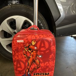 Kids Suitcase With Build In Ride Scooter Like new 