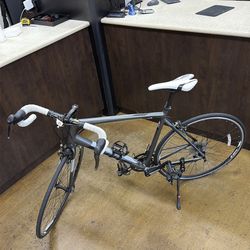 Giant Contend 3 road bike