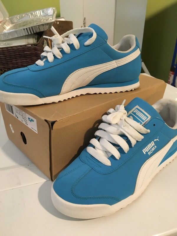 Men 91/2 , blue- white puma