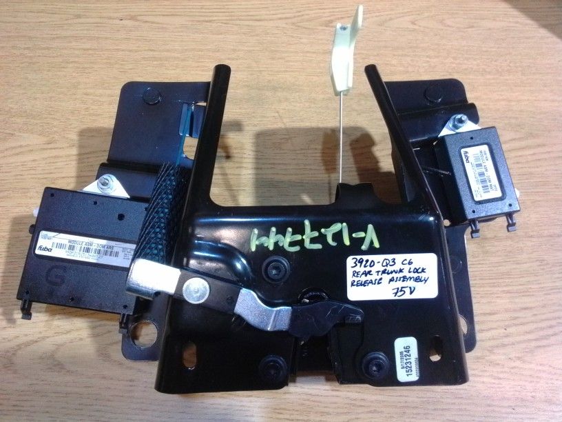 05-13 C6 Convertible Rear OEM Back Trunk Lock Release Latch Assembly 3920-Q3