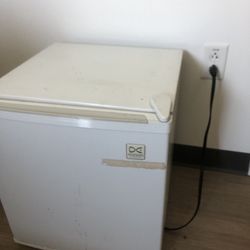 Daewoo Mini-fridge