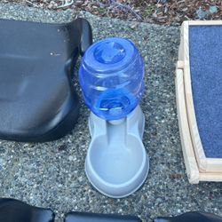 Per Water Dispenser Cat Or Small Dog