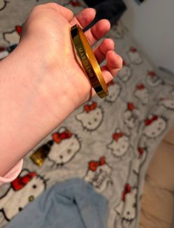Bangle bracelet