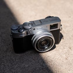 Fujifilm X100V