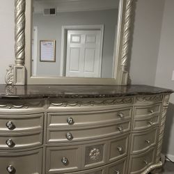 Dresser & Mirror 