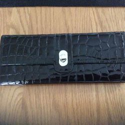 Black patent faux croc wallet