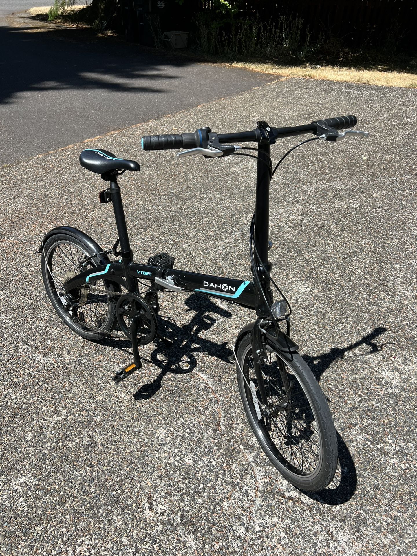 Dahon VYBE Folding Bike Lightweight Frame 7-Speed 20” Tires Black