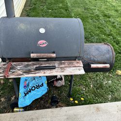 Charcoal/smoker Grill