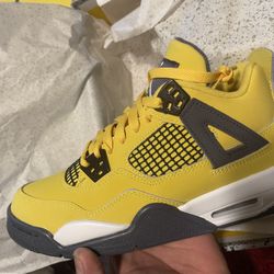 Air Jordan 4 Lightning