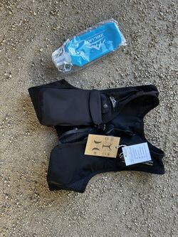 Running Vest for Women Men, USA Original Patent, Adjustable Chest Straps Running Hydration Vest with 500ml Soft Flask, Lightweight Reflective Hydratio