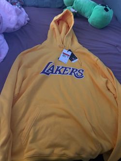 Lakers size Large sweatshirt