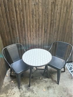 Outdoor Table 26” round table